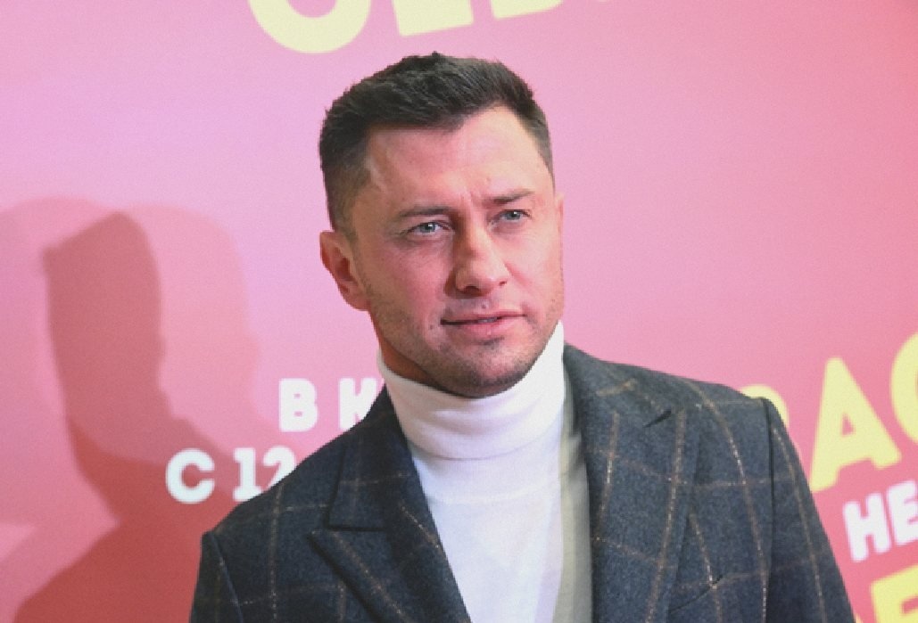 Косметолог: «Полный фарш»: Павел Прилучный явно сильно поработал над лицом