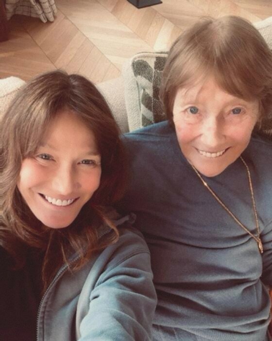 «96 лет, а ты всё ещё девчонка…»: Карла Бруни поздравила 96-летнюю мать