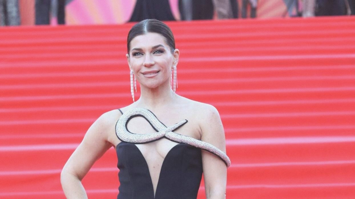 «Слово прозвучало как приговор»: Екатерина Волкова впервые рассказала об увольнении из театра по статье «Старая»