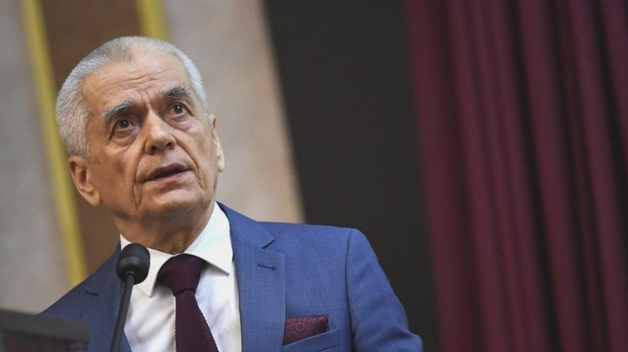 Геннадий Онищенко: «Пока есть данные о том, что заболевание сопровождается лихорадкой, рвотой, диареей, болью в животе, усталостью, головной болью»