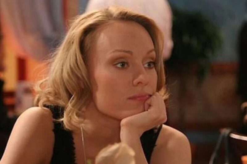 Ольга Ломоносова в образе Киры Воропаевой в сериале «Не родись красивой».