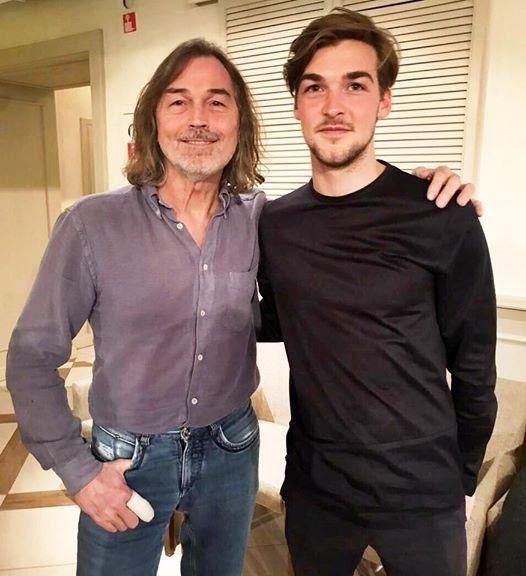 Две жены, семеро детей и «самая большая потерянная любовь»: бурная жизнь Никаса Сафронова