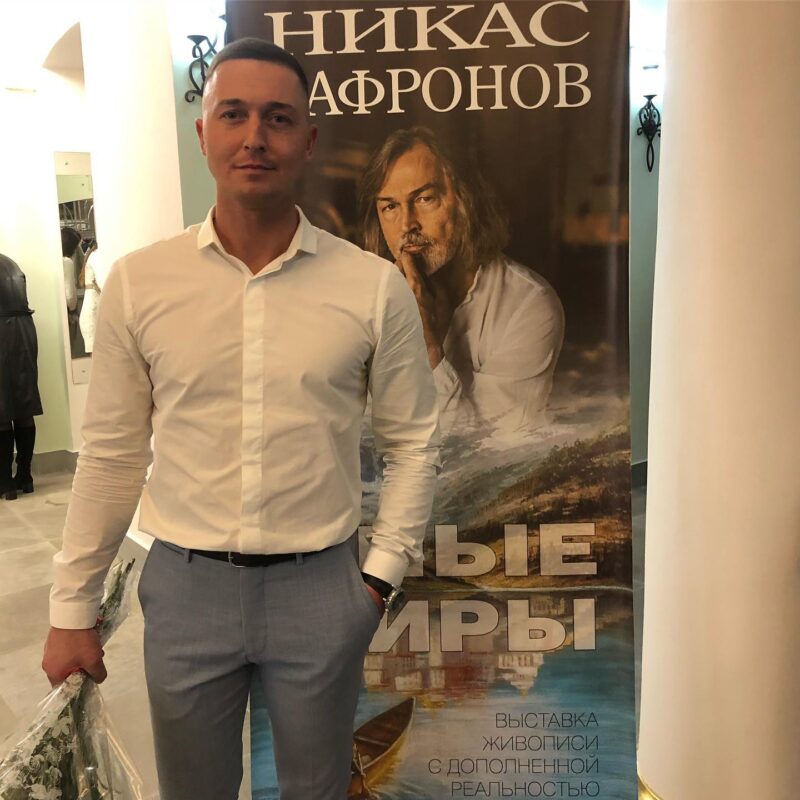 Две жены, семеро детей и «самая большая потерянная любовь»: бурная жизнь Никаса Сафронова