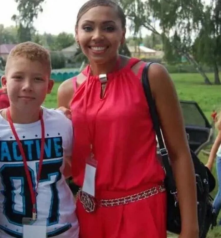 Инна Белова с сыном Даниилом в детстве.