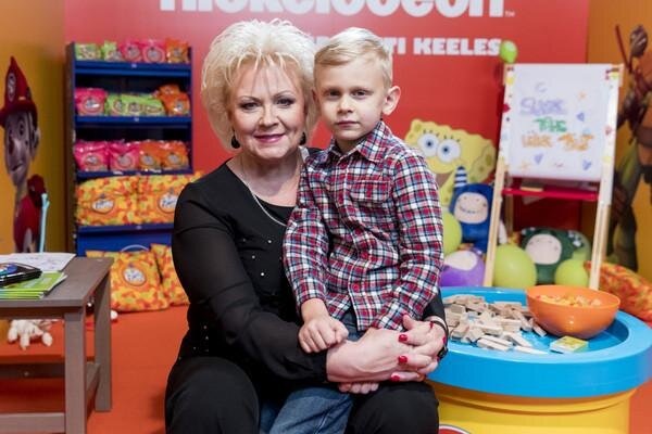 «Пою для души»: как 70-летняя Анне Вески пережила предательство в первом браке, но нашла любовь на 40 лет