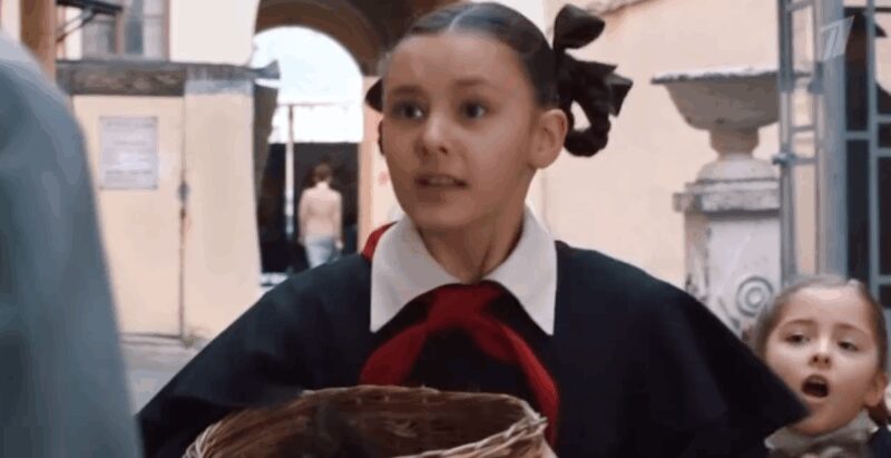 Обе сестры, Марианна и Лидия, вместе с мамой снялись в сериале «Шифр».