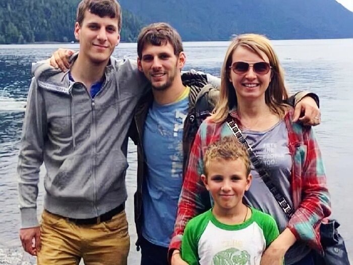 Младший сын Степан Газаров.