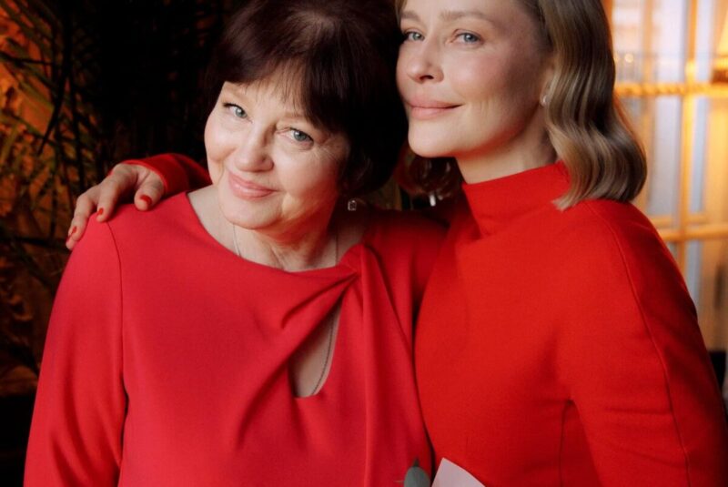 Молодая Юлия Пересильд, полная надежд и стремлений, на заре своей актёрской карьеры.