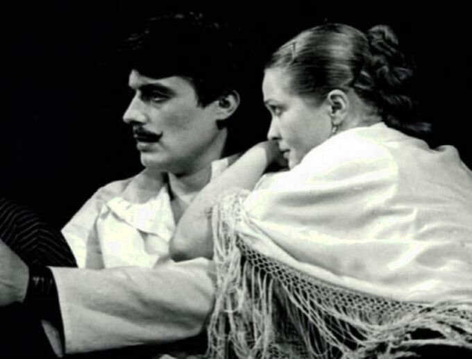 Лобоцкий и Гундарева в спектакле, который стал началом их тайных встреч.