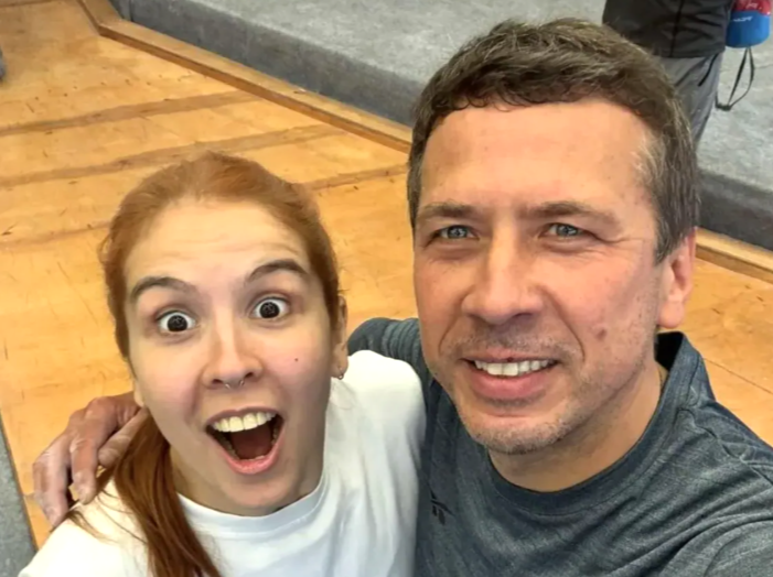 Слухи о новом увлечении Андрея Мерзликина связывали его с инструктором по скалолазанию Полиной.