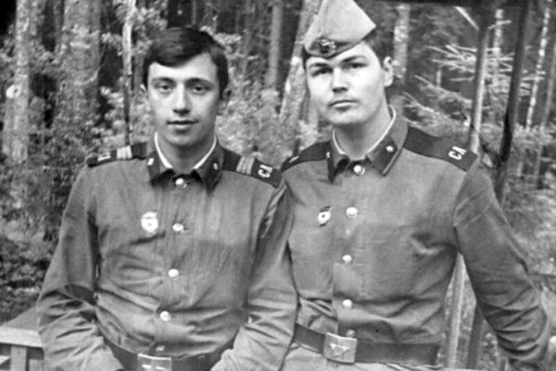 Две жены, семеро детей и «самая большая потерянная любовь»: бурная жизнь Никаса Сафронова