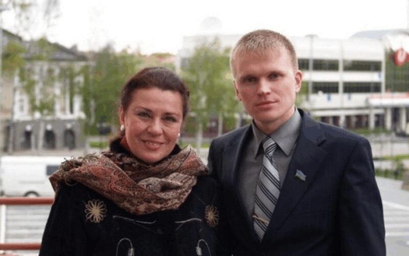 Отношения с единственным сыном стали для певицы источником глубокой боли.