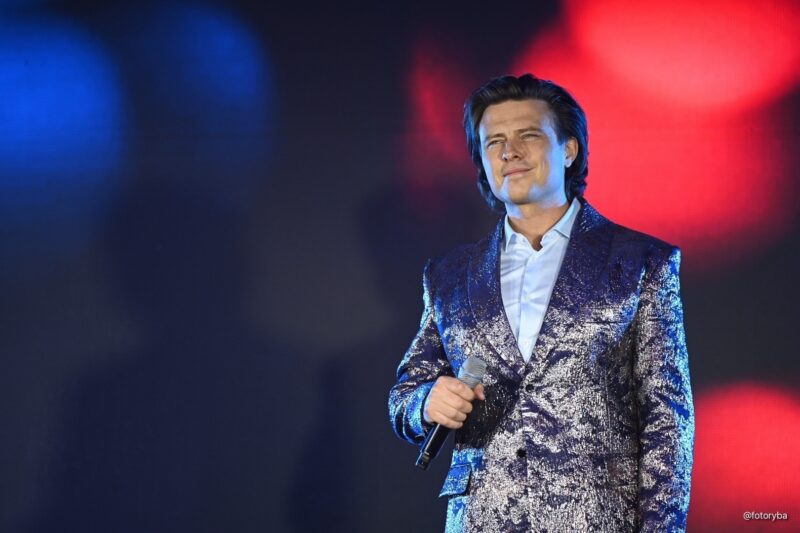 «Магазин бесплатно не работает»: почему Прохор Шаляпин устроил скандал требованием гонорара за 9 Мая
