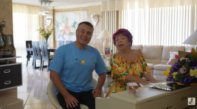 Стильная ванная комната с элементами мрамора.