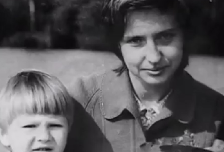 Мама Зоя Алексеевна – главная опора и поддержка в жизни будущего чемпиона.