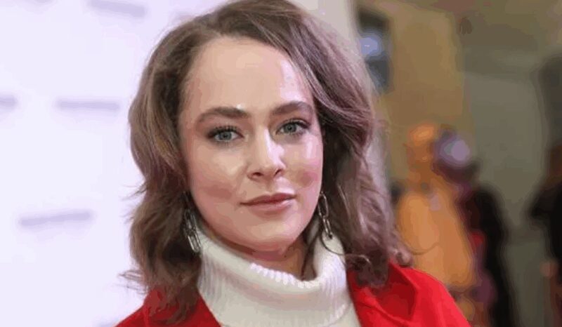 Амалия Мордвинова в одном из своих ярких образов.