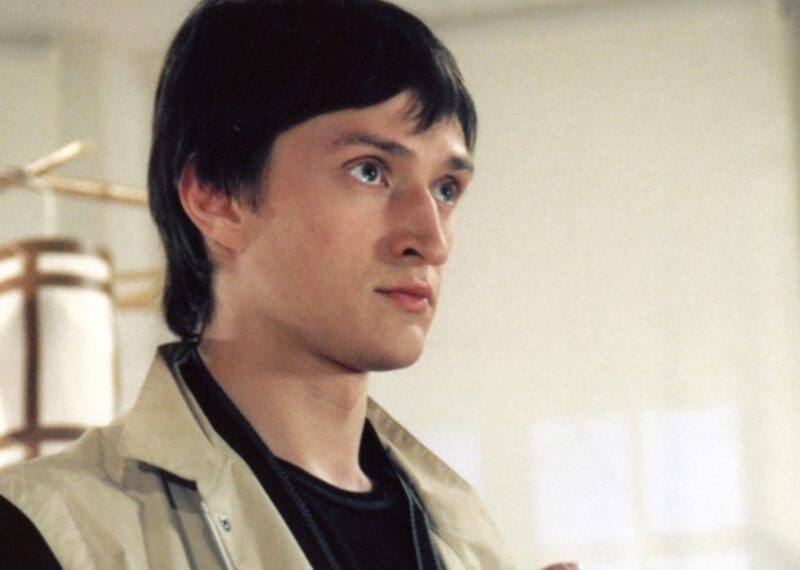 Первые шаги на сцене требовали не только таланта, но и внутренней работы.