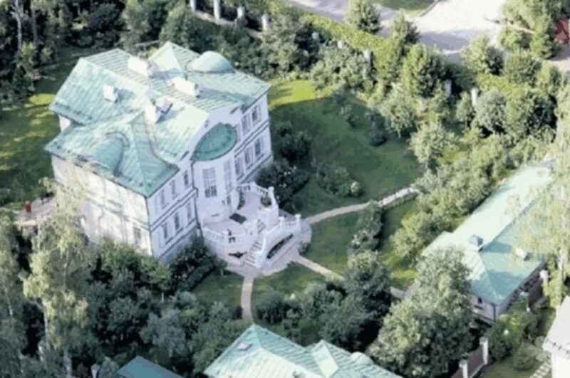 Предполагаемый особняк Леонида Якубовича в элитном Веледниково.