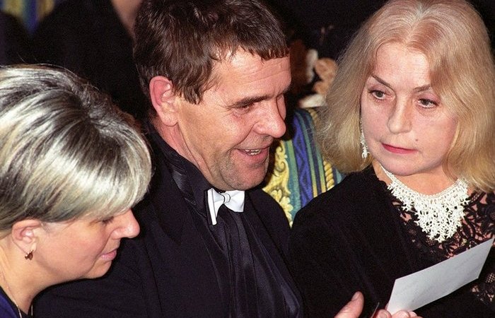 Наследство Булдакова: вдова под чарами пародиста или жертва аферы?