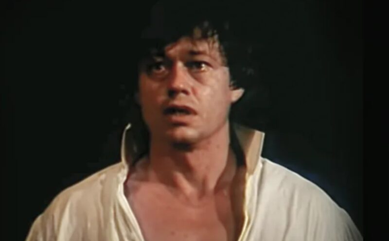 Николай Караченцов, чей голос добавил драматизма фильму.