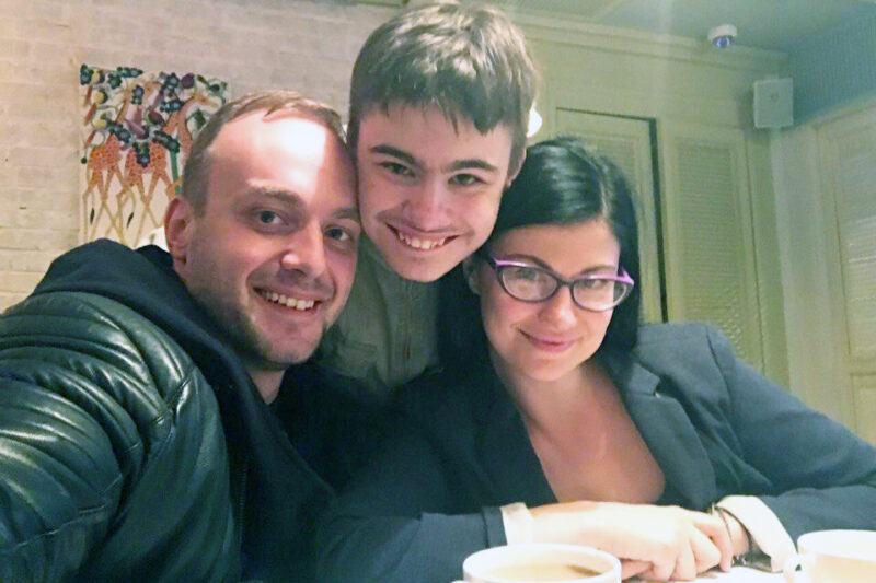 Максим Щеголев: от избитого подростка до актера-бунтаря, пережившего предательство и нашедшего счастье с Теоной Дольниковой