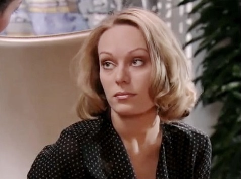 Роковая любовь и тень Киры: Ольга Ломоносова о несбывшейся Германии, Машкове и цене популярности