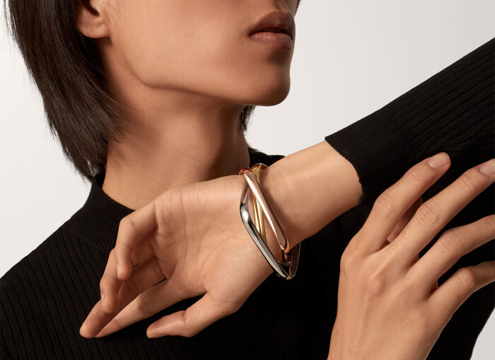 Триединство страсти и верности: Как кольцо Cartier Trinity покорило мир, став символом эпох и звёзд