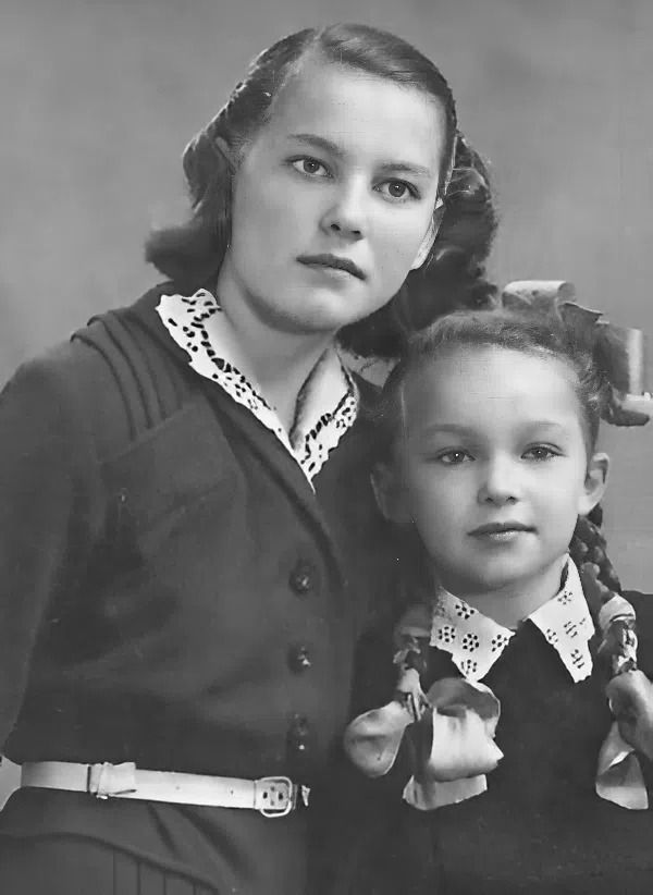 Наталья Гвоздикова: Как звезда «Большой перемены» пережила насилие и предательство