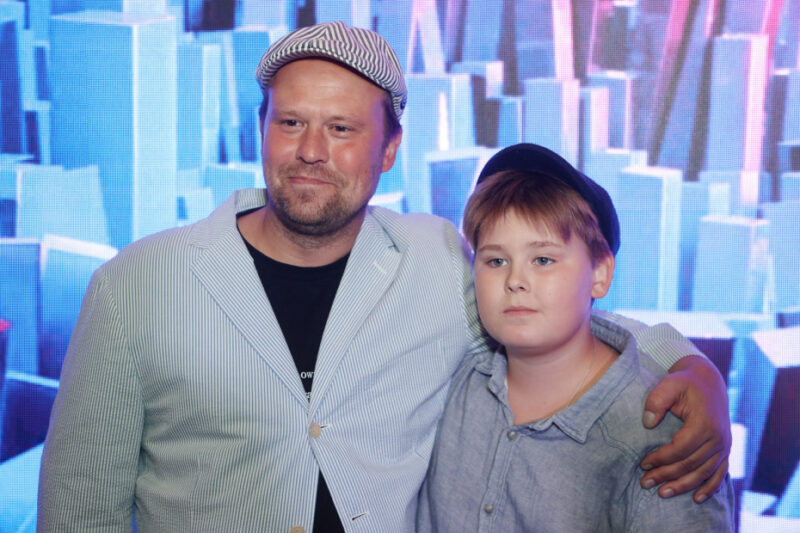 Кирилл Плетнев с одним из своих сыновей.