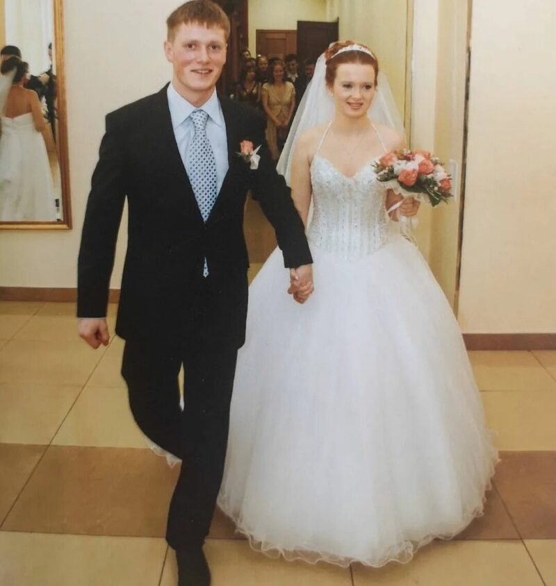 Старшая дочь Даша, 12 лет, активно занимается развивающими кружками.