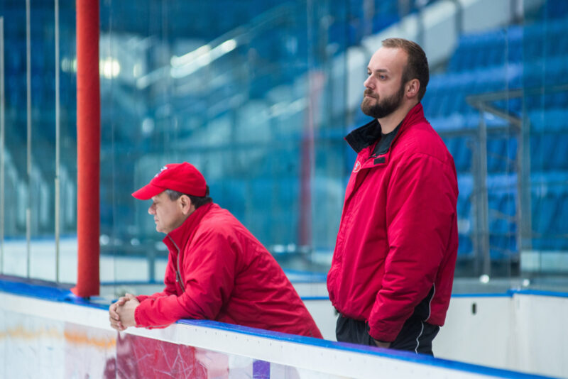 Максим Щеголев: от избитого подростка до актера-бунтаря, пережившего предательство и нашедшего счастье с Теоной Дольниковой