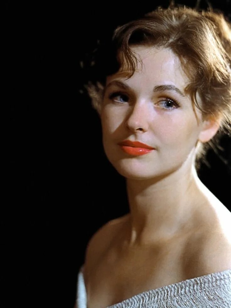 Яркая и уверенная Наталья Фатеева, звезда советского кино.