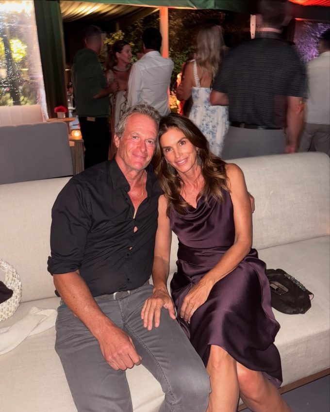 Супермодель Синди Кроуфорд и её муж Рэнди Гербер, чей брак длится более четверти века благодаря прагматичному подходу Синди.