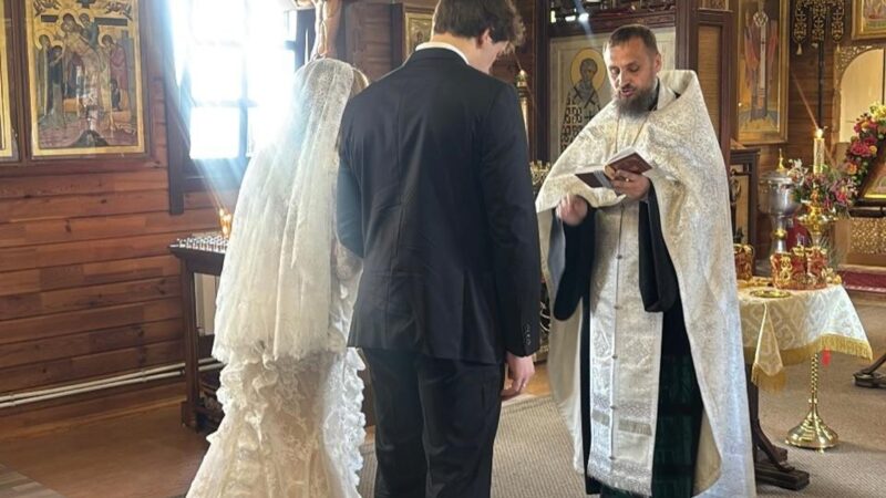 Карина Кросс: от болезненного развода до тайного венчания с хоккеистом младше на 12 лет