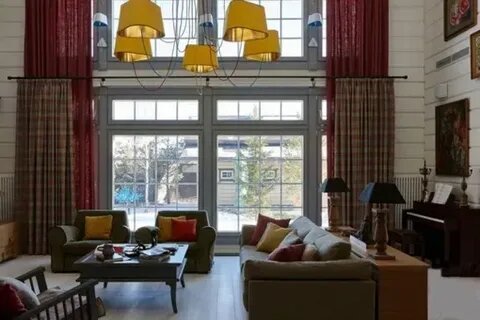 Ухоженный участок с продуманными дорожками и ландшафтным дизайном.