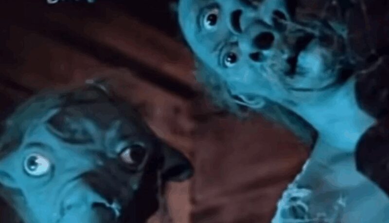 Наталья Варлей в образе Панночки, стремящейся к Хоме из летающего гроба.