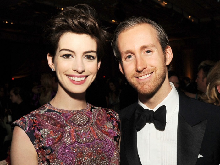 Странная судьба Энн Хэтэуэй: после аферы миллионера актриса вышла замуж за "Шекспира"