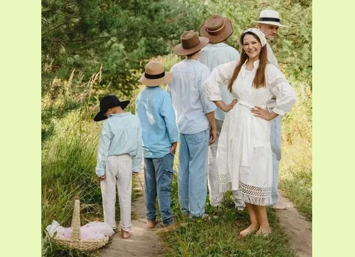 Глафира Тарханова с детьми.