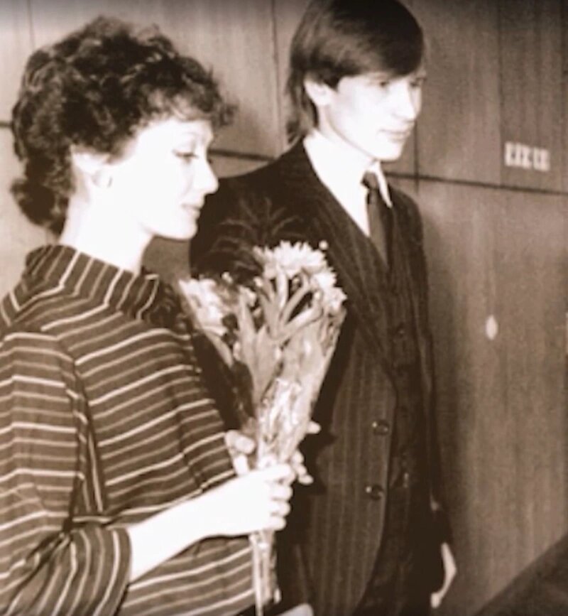 Маленькая Кира Евдокимова в детстве.