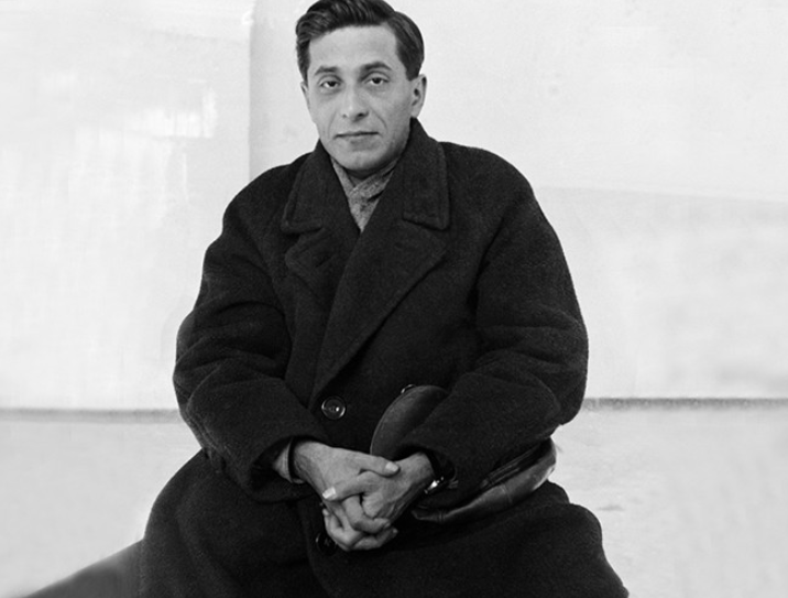 «Доктор, я и есть Зощенко…»: как 40-летний писатель, искавший счастье, получил лишь абсурд, а его жена ждала нежности до самой смерти