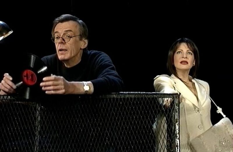 Георгий Тараторкин в роли старшего лейтенанта Ивана Чабана в фильме «Незабываемое».