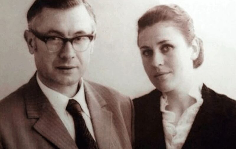 Первый брак артистки оказался скоротечным и полным разочарований.