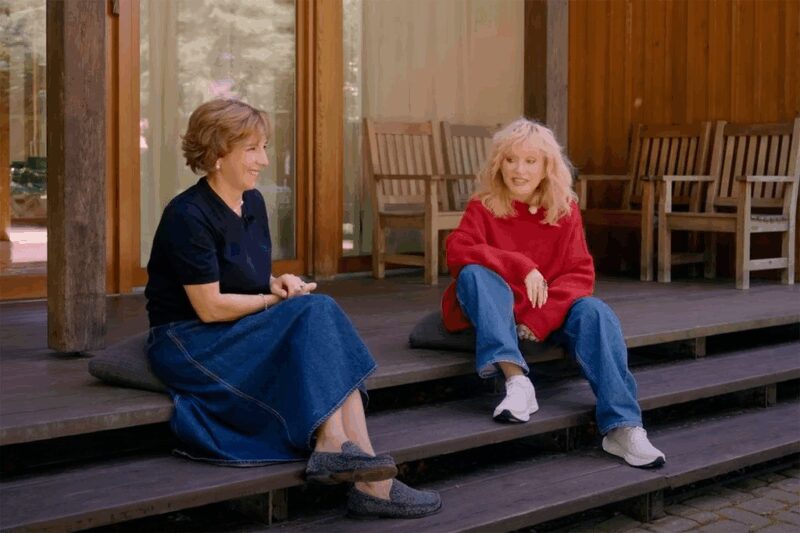 После отъезда из страны певица продолжает высказываться в Сети.