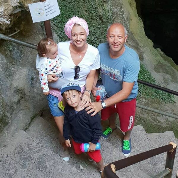 Оксана Акиньшина и Арчил Геловани с детьми: семья, которая распалась после шести лет брака.