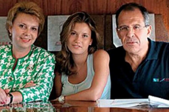 От Нью-Йорка до санкций: драматическая судьба дочери Сергея Лаврова, забывшей русский язык