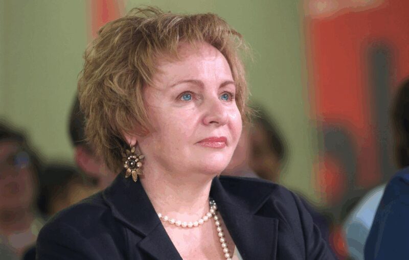 Сегодня бывшая первая леди предпочитает закрытый образ жизни.