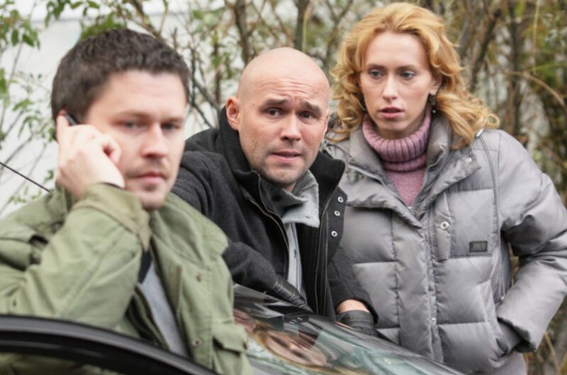 Мария Болтнева с сыновьями-тройняшками: Тимофеем, Андреем и Платоном.