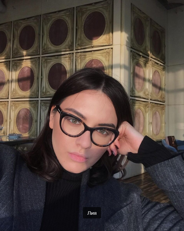 Взгляд, полный таланта и харизмы.