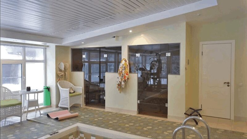 Моё место силы: как Алла Довлатова создала дом 1956 года, где четверо детей спят на морозе, а она «чувствует себя моложе»