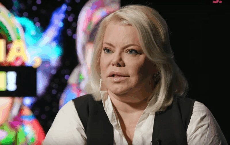 Актриса Яна Поплавская не скрывает своего возмущения показным блеском эстрады.